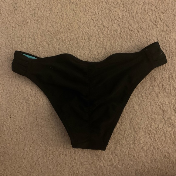 Ruched Cheeky bikini bottoms - Picture 3 of 4